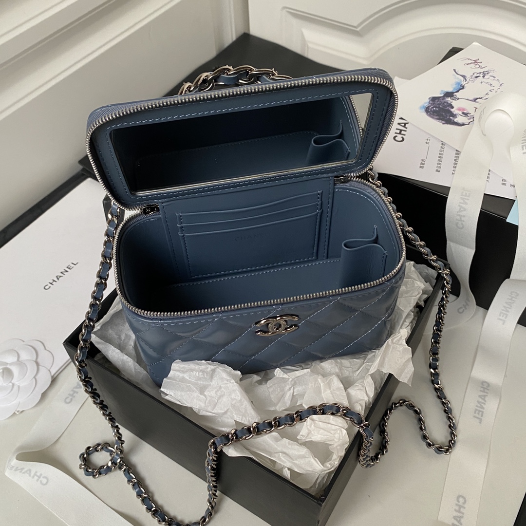 Lambskin Vanity Chain Shoulder Bag Makeup Case AP3593 Dark Blue